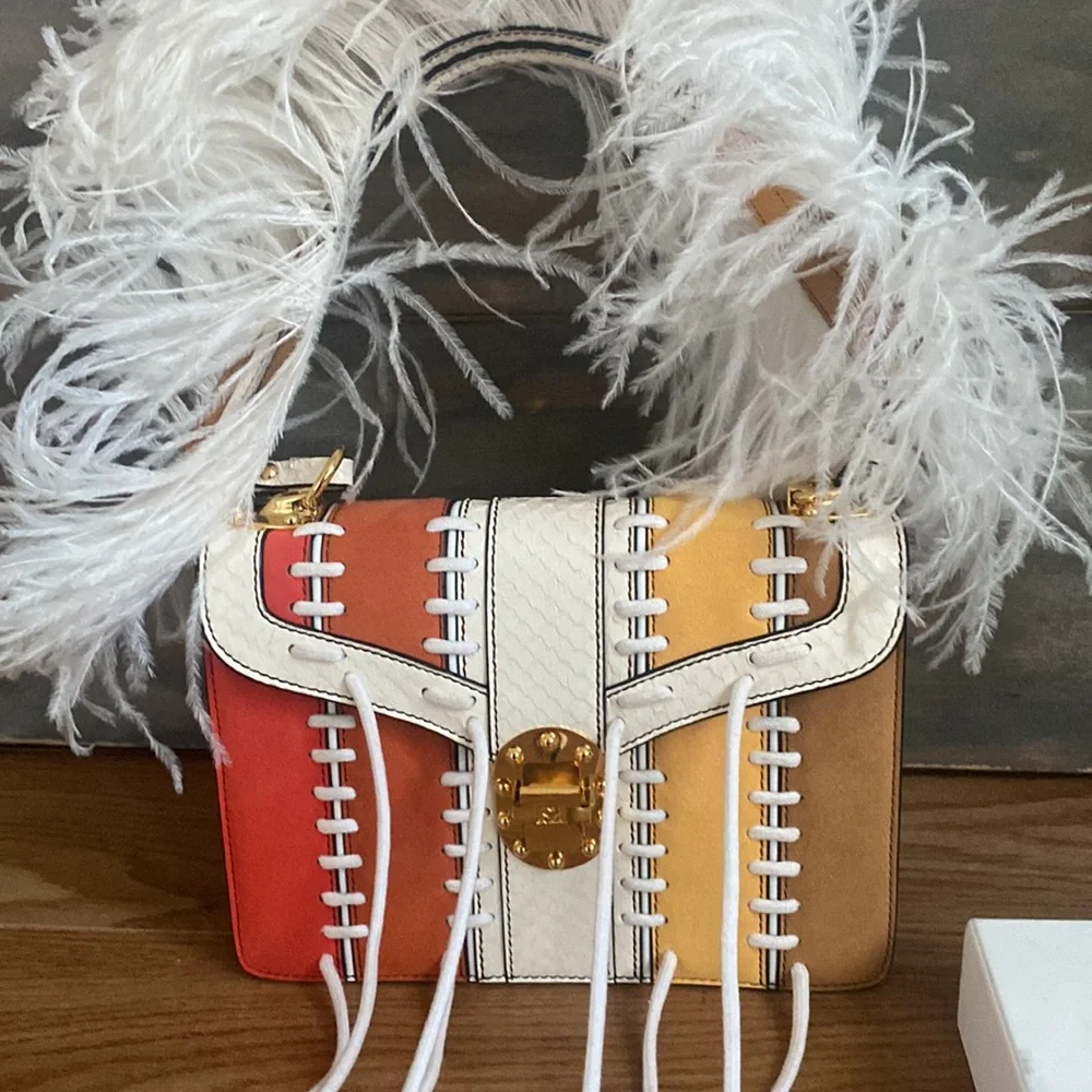 RARE Amanti Satchel - Picture 3 of 9